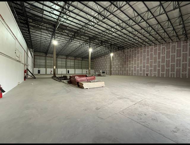 3,743M² WAREHOUSE TO LET IN SPARTAN